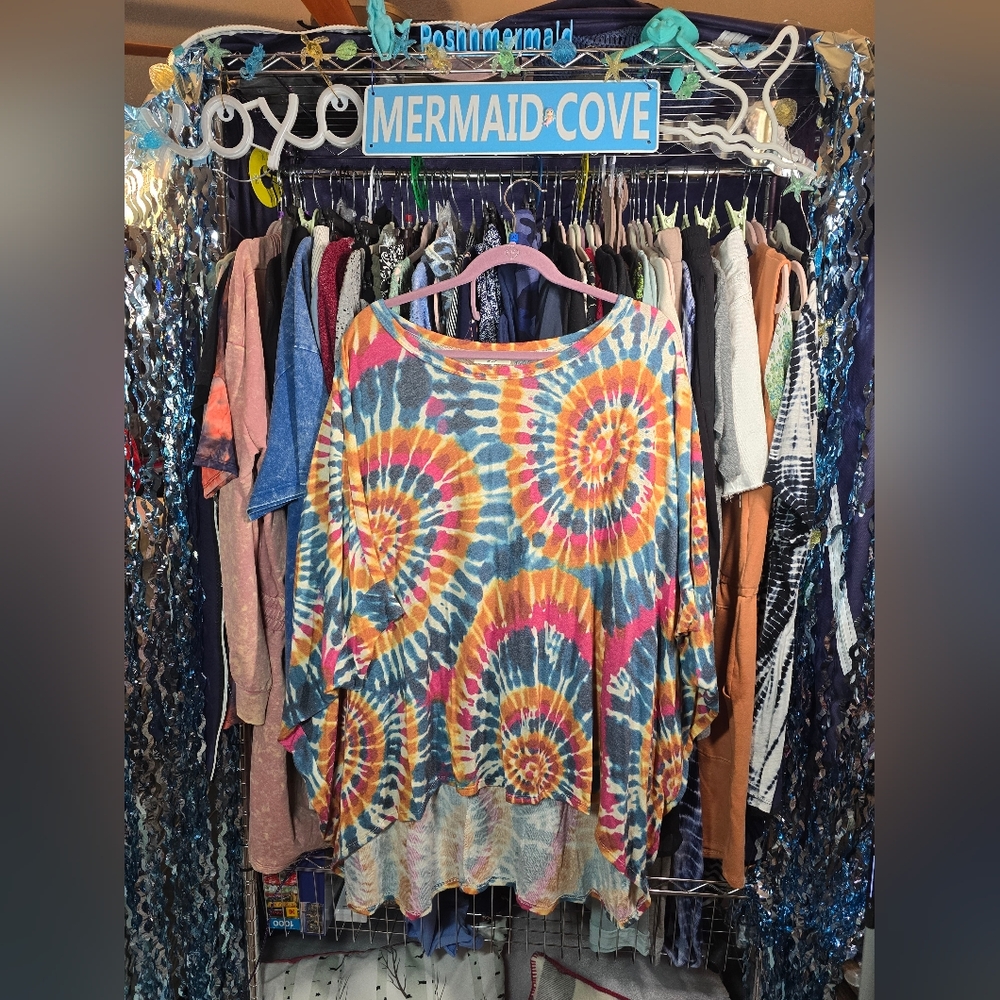 #0441 3X NWOT ANDRÉE BY UNIT Oversized Multicolor Dohlman Slv Top 48ptp 28-35Lng
